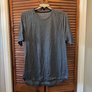 Men’s lululemon athletica Heathered Gray Tee